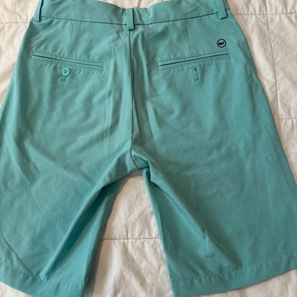 Vineyard Vines Boys Performance shorts size 16 - Picture 3 of 3